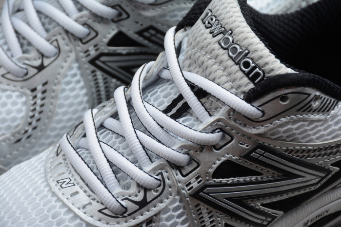 NEW BALANCE SNEAKER 001