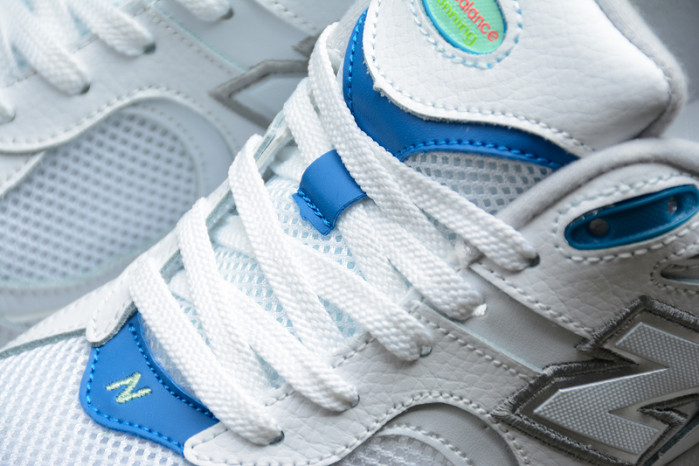 NEW BALANCE SNEAKER 004