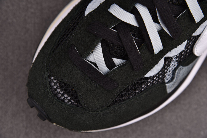 Nike Vaporwaffle sacai Black White CV1363-001