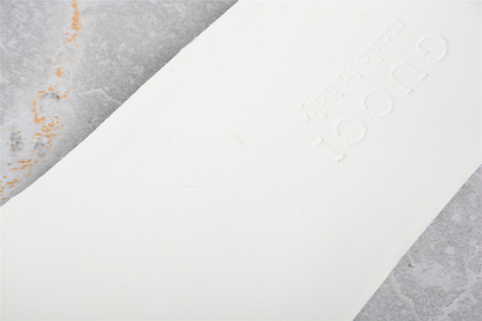 G*u*i* trainer sneaker 89