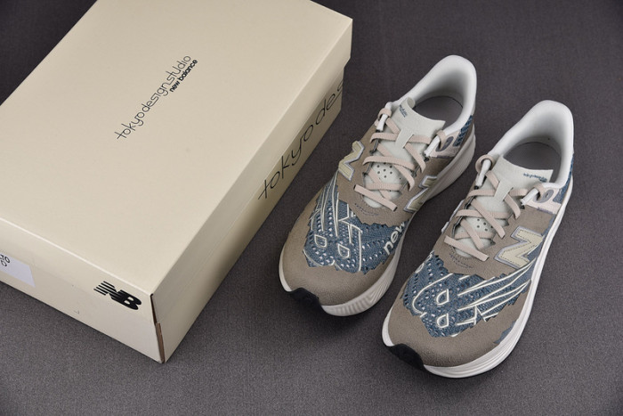 NEW BALANCE SNEAKER NB041