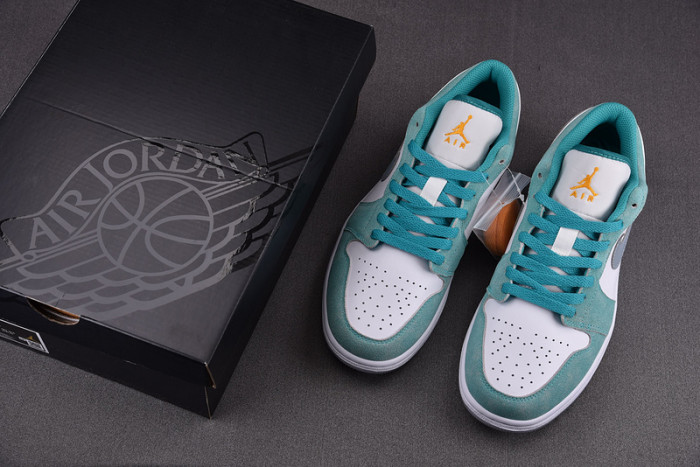 Jordan 1 Low SE New Emerald DN3705-301