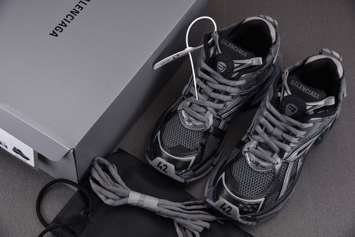 RUNNER SNEAKER RS012