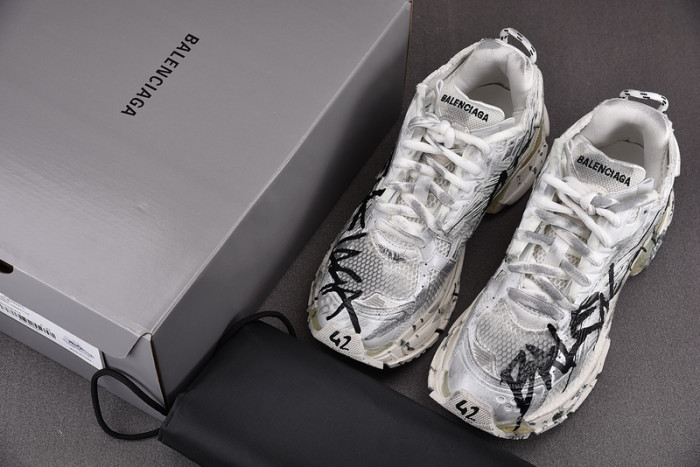 RUNNER SNEAKER RS056