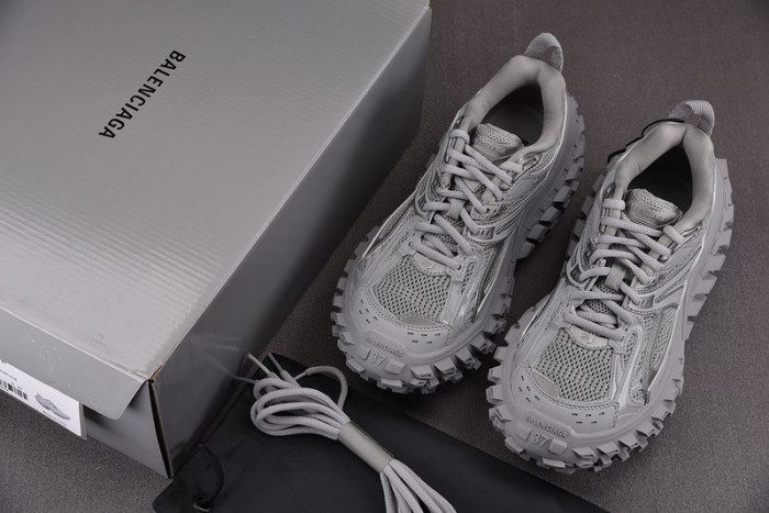 DEFENDER SNEAKER DS010