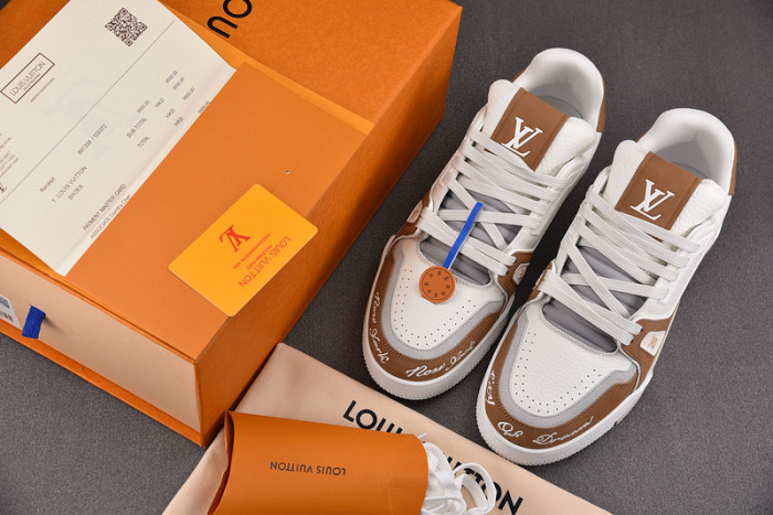 LV SNEAKER LV-000118