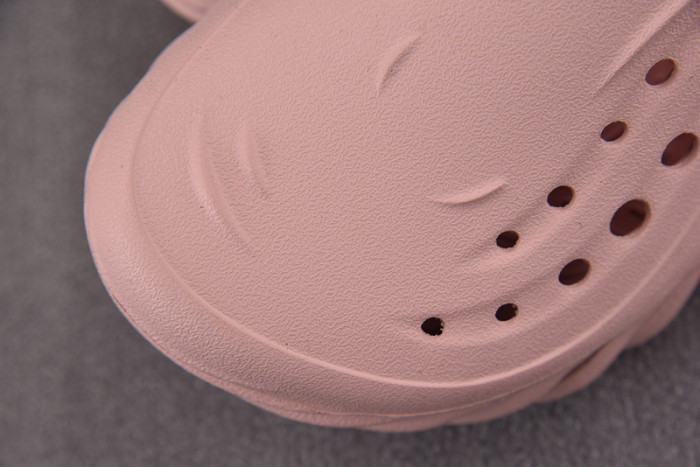 Cr*0*s x salehe bembury c00019