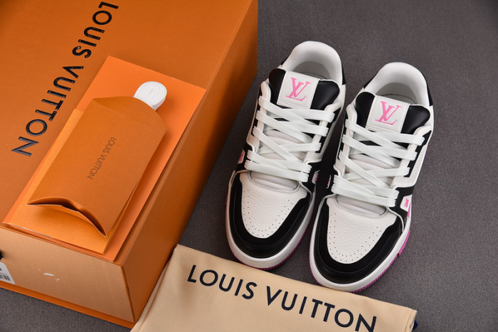 LV TRAINER SNEAKER LV-000560