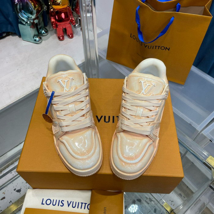 LV SNEAKER LV-000506