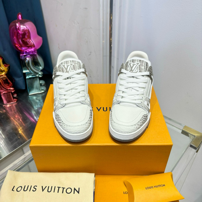 LV SNEAKER LV-000526
