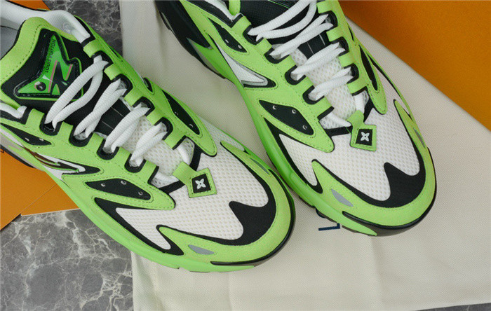 LV SNEAKER LV-000262