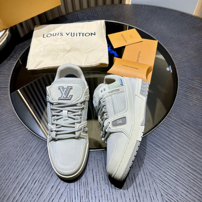 LV TRAINER SNEAKER LV-000577