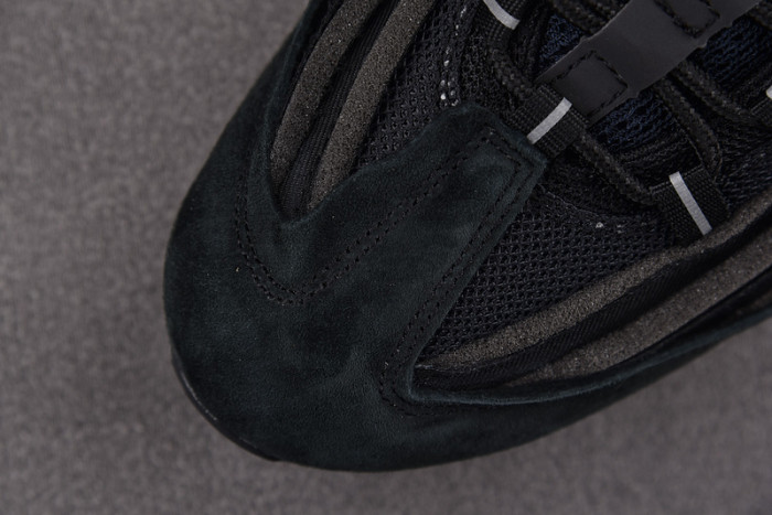 Comme des Garçons x Air Max 95 