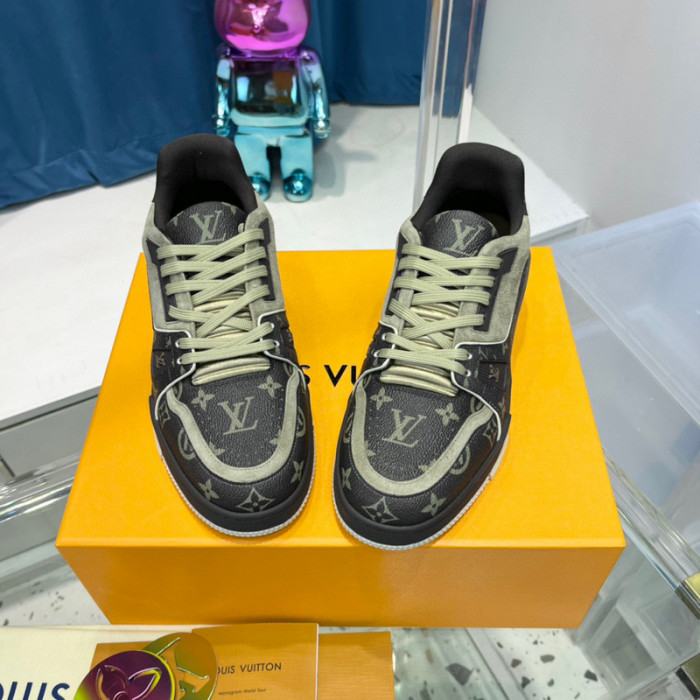 LV SNEAKER LV-000348