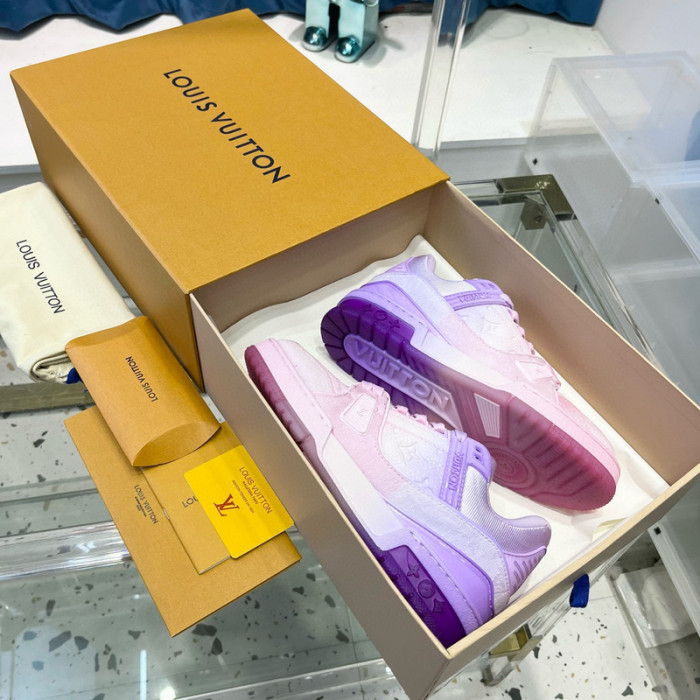 LV SNEAKER LV-000417