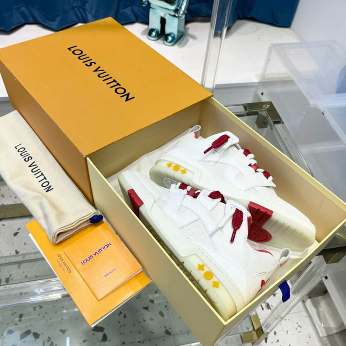 LV SNEAKER LV-000432