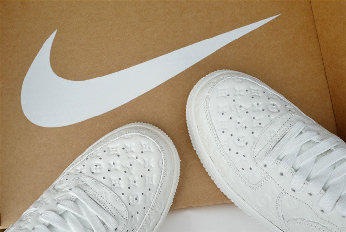 LV SNEAKER LV-000248