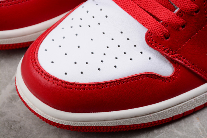 Air Jordan 1 High OG WMNS “Newstalgia” DJ4891-061