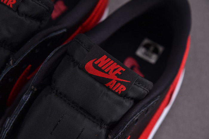 Jordan 1 Retro Low Bred (2015) 705329-001