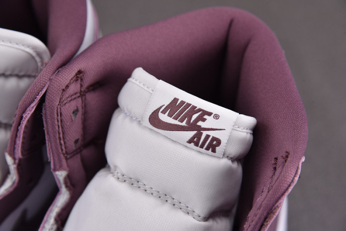 Air Jordan 1 High OG “Mauve” DZ5485-105