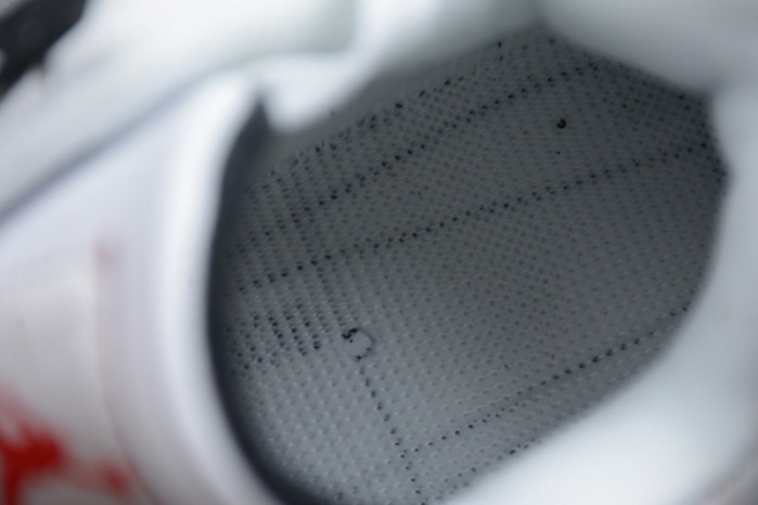 Air Jordan 4 OG “White Cement” 840606-192