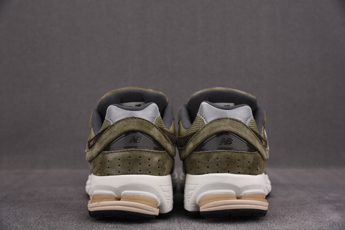 NEW BALANCE SNEAKER NB050