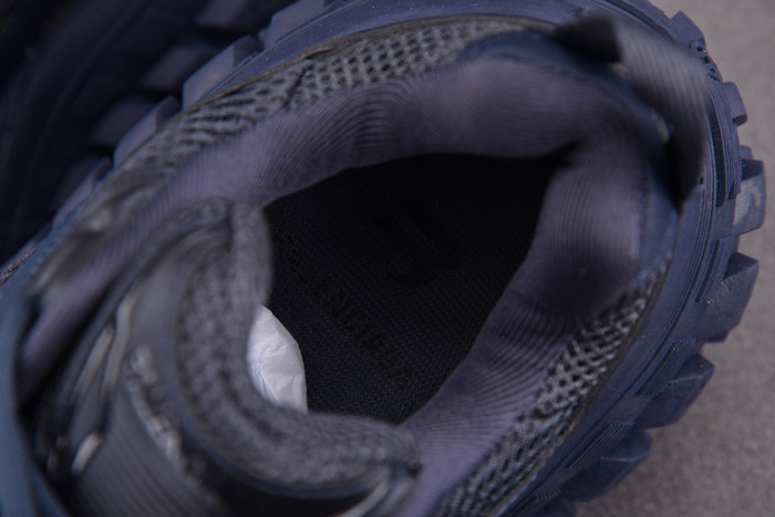 DEFENDER SNEAKER DS017