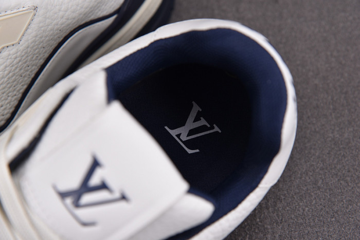 LV SNEAKER LV-000131