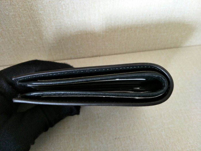 G*u*i with plaid bee wallet