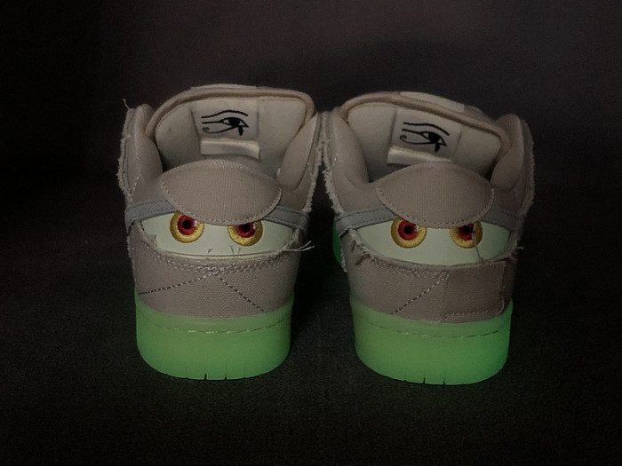 NIKE SB Dunk Low " Mummy " DM0774-111